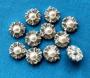 3/8" Flacher Rücken Knopf mit Strass und Perlen weiß/silber 12 Stück - Bild 1 von 1