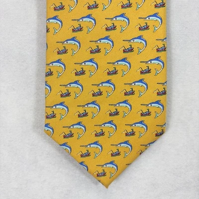 Corbata J Crew 100 % seda marlín pesca navegación vela AOP estampado amarillo gráfico Foto 1 de 4