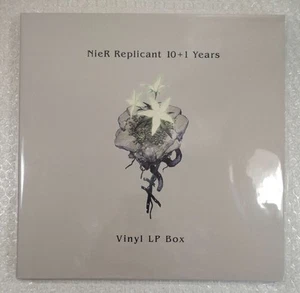VINYLE NIER REPLICANT 10 + 1 YEARS 4 LP BOX - Zdjęcie 1 z 4