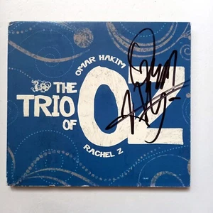 THE TRIO OF OZ – THE TRIO OF OZ / RACHEL Z, OMAR HAKIM (2010) CD SIGNED - Picture 1 of 3
