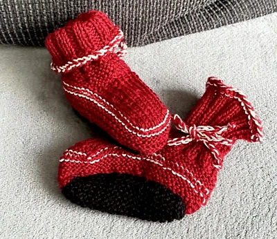 Handgestrickte warme kuschelige Baby-Socken Erstlingssocken  Handarbeit - Bild 1 von 4