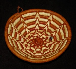 VINTAGE South Western Hopi Coiled Woven Grass Basket 6 1/3" diam. - Picture 1 of 6