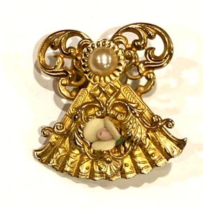 Signed JANE Goldtone Faux Pearl ANGEL of LOVE Wings Rose Center Pin Brooch - Picture 1 of 3