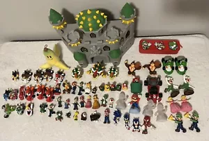 Lotto giocattoli figure Super Mario venduti come da foto - Foto 1 di 8