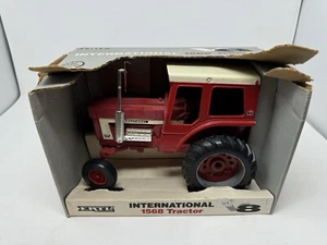 1/16 Vintage International 1586 Tractor W/Duals by ERTL W/Original Box! 1994 - Picture 1 of 5