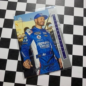 Kyle Larson 2023 Panini Chronicles Luminance 4 - Imagen 1 de 2