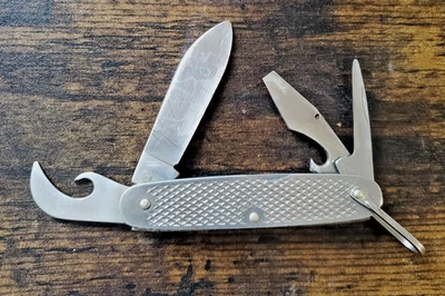 Navaja de bolsillo Imperial US Military 1967 de 4 hojas. Era Vietnam. ARMY USMC NAVY Foto 1 de 4