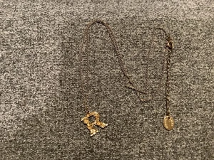 Alex Monroe Gold Colour Letter ‘R’ Floral Design Pendant & Necklace - Picture 1 of 4