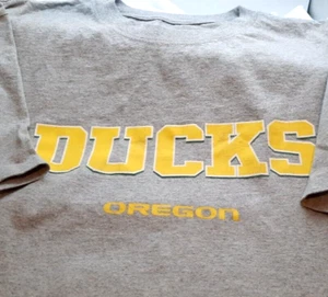 Camiseta De Colección Oregon Ducks Gris/Amarillo - Talla L - Gráficos de Guión - Imagen 1 de 3