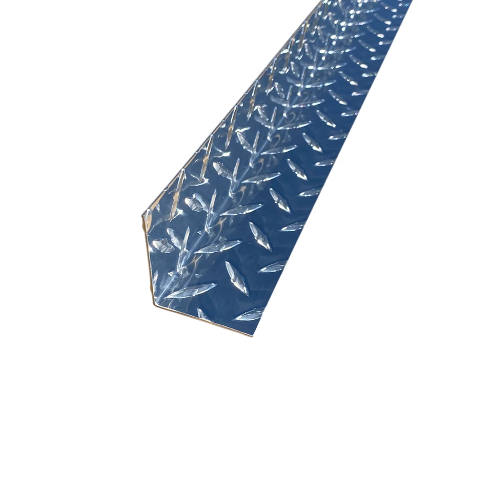 PACK DE 4 - Protector de esquina interior de placa de diamante de aluminio de 2" x 2" x 48" - 0,045" de grosor Foto 1 de 1