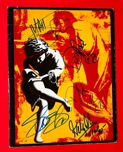 Guns N' Roses - SIGNED - IN PERSON - USE YOUR ILLUSIONS TOUR BOOK - Picture 1 of 5