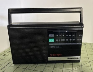 Vintage Panasonic RF-542 AM / FM Portable Radio Tested Works AC Battery - Picture 1 of 8