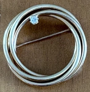 14K CIRCLE BROOCH PIN TWIST RINGS 5 Grams Genuine Diamond Shiny & Special - Picture 1 of 5
