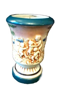 Vintage Majolika Vase - Cherubs spielen in einem Park -- Japan  - Bild 1 von 12