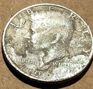 1972 D KENNEDY HALF DOLLAR silver plated - Picture 1 of 2