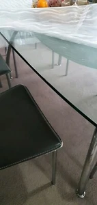 Glass dinning table and chair set - Picture 1 of 2