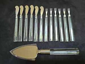 13 tenedores de aperitivo de cóctel lucita de acrílico transparente de colección década de 1960 en muy buen estado - Imagen 1 de 7