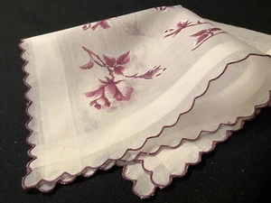 10444🌟Gorgeous Vintage 40s Floral BERRY-WINE Roses Cottage Handkerchief - Picture 1 of 6