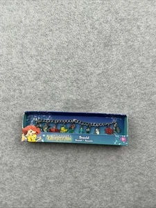 NUOVO Disney Store La Sirenetta Ariel Charm Bracciale Ariel Flounder RARO HTF - Foto 1 di 3
