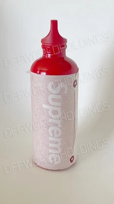 Supreme SIGG Traveller Water Bottle [SS18A11] Red - Image 1 of 4