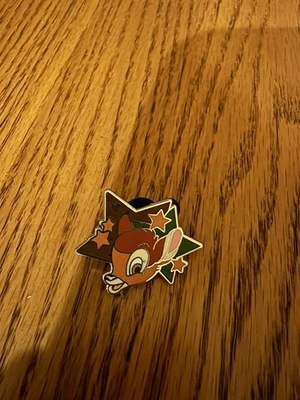 2012年迪士尼隐藏米奇星人物收藏小鹿斑比徽章 — 第 1/2 张图片