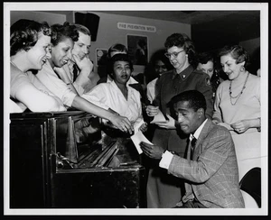 Sammy Davis Jr. Vintage Unique Photograph 1955 in Chicago at Army 5th Infantry - Bild 1 von 5