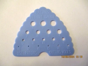 ~VINTAGE PATONS BEEHIVE KNITTING NEEDLE/PIN GAUGE - VGC~ - Picture 1 of 5