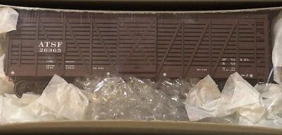 Accurail 4701 HO 40’ Wood Stock Car ~ Santa Fe (ATSF) 26365 .. Assembled MW KC - Image 1 of 2