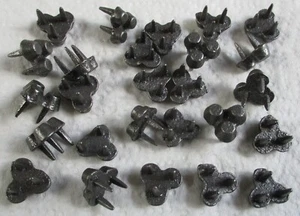 Set 26x British:"AMMO BOOT TRIPLE STUDS" ('Clover' Ptn, For Army Leather Boots) - Picture 1 of 6