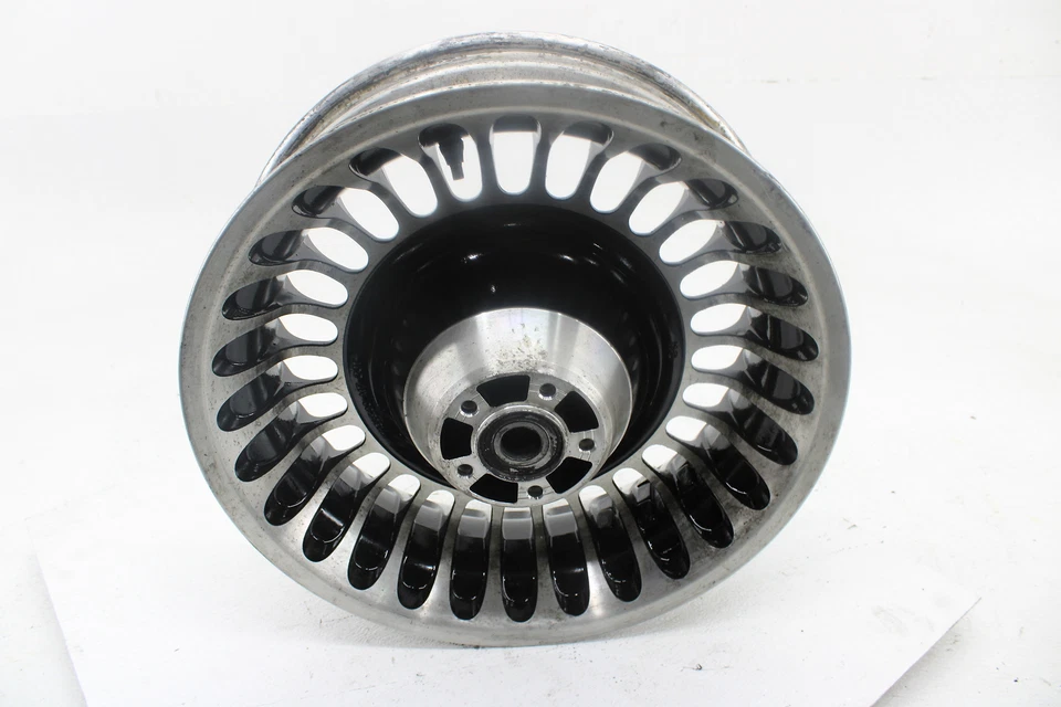 Harley-Davidson Touring Electra Road King 2008-2013 rueda trasera 28 radios 16x5 Foto 1 de 4