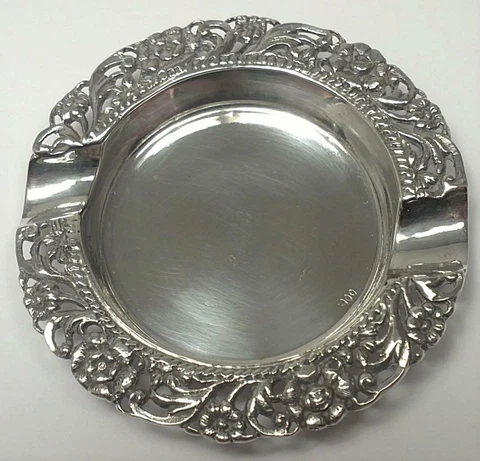Vintage Solid ‘900’ Solid Silver Ashtray/Pin Dish (2 ¾”) with Cast Rim -  (26g) Cover