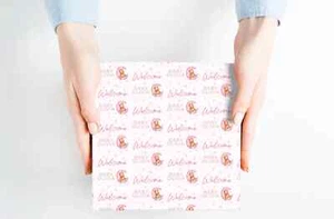 Personalisiertes neues Baby Willkommen Geschenkpapier rosa Bär Mond/Rolle beliebiger Name - Bild 1 von 2