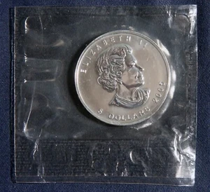 2005 $5 SILVER MAPLE LEAF RCM PACKAGE OGP 1 OZ  0.9999 FINE SILVER LOT 111011 - Picture 1 of 2