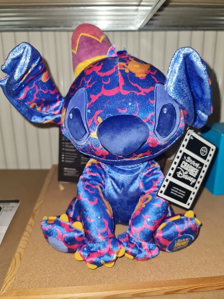 STITCH Crashes Disney Plush ALADDIN Limited Release - NEW WITH TAGS 6/12 rare - Image 1 of 1