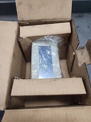 IDEC PROGRAMMABLE DISPLAY HG1A-SB02HFW NEW IN BOX - Image 1 of 3