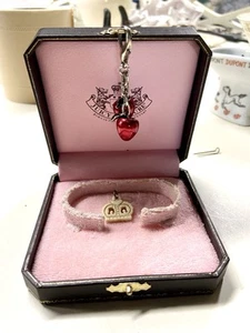De colección RARO Juicy Couture Cerezas Llavero Plata Con Corona Y Caja Pulsera - Imagen 1 de 10