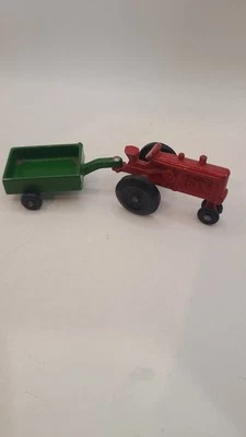 Tractor rojo fundido a presión vintage con carro verde juguete de metal sin marca Foto 1 de 4