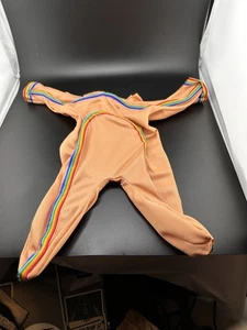 Vintage Cabbage Patch Bambini Bambola Vestiti Poseable Actionwear Arancione Striscia Arcobaleno - Foto 1 di 5