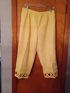 Denim & Co. Yellow Cut Out Hem Elastic Waist Capri Pants 1X - Picture 1 of 4