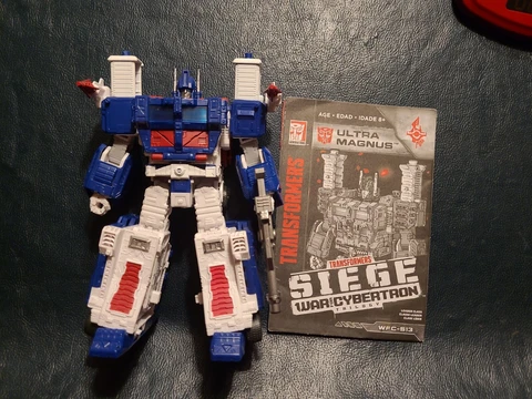 Transformers Kingdom ULTRA MAGNUS Leader WFC Complete Tead Free Shipping Cover