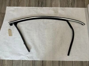 2018-2020 BUICK REGAL FRONT RIGHT WINDOW WEATHERSTRIP MOLDING OEM 2289535RH - Picture 1 of 16