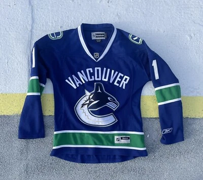 Vancouver Canucks Luongo #1 NHL Reebok Stitched Team Jersey Women's Small - Image 1 of 4