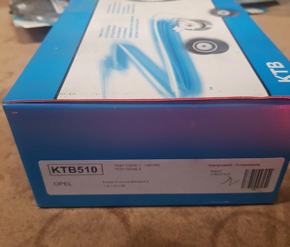 Kit de engranajes de correa de distribución KTB510 con tensor de polea Dayco OPEL  Foto 1 de 1