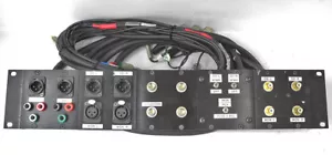 Maßgeschneidertes Testpanel mit Anschlüssen, Kabeln, Transformatoren für Audiogeräte-Service. OBEN - Bild 1 von 3