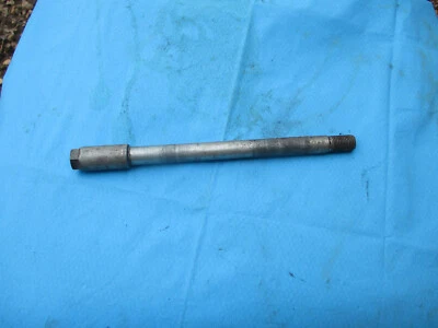 1984 Yamaha YZ490 front axle - Изображение 1 из 4