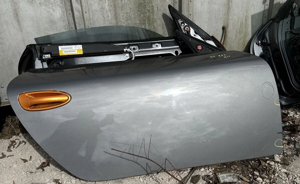 Porsche 911 997 2009 cupé montaje puerta pasajero delantero derecho gris Foto 1 de 4