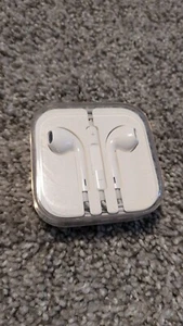 Genuine OEM Apple iPhone Wired Earpods Earphones Earbuds 3.5mm Jack NEW - Zdjęcie 1 z 3