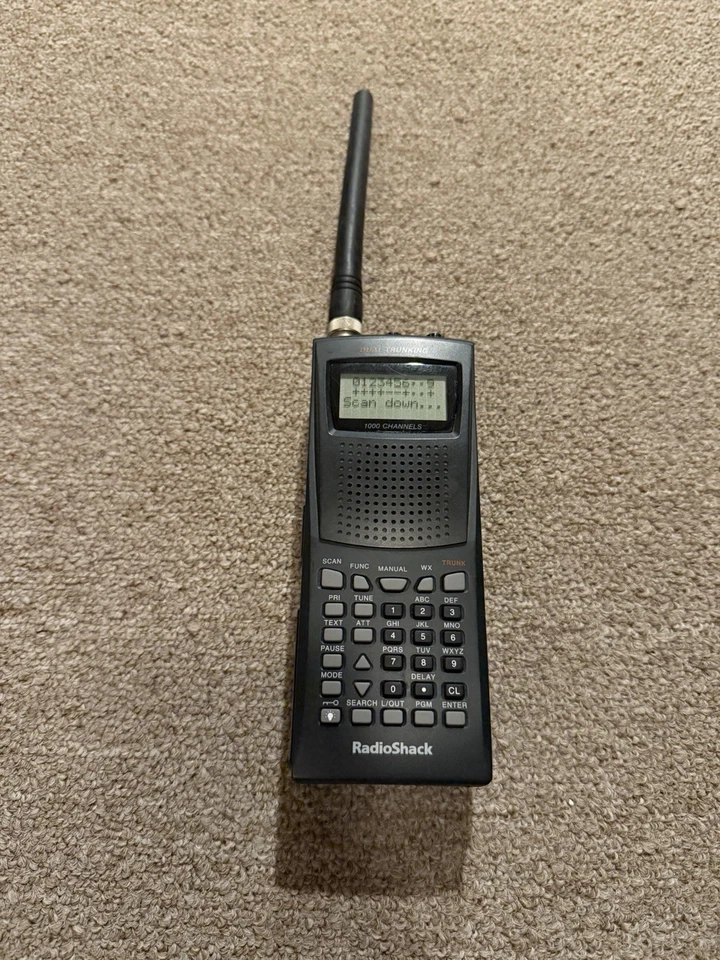 Radio Shack Model 20-525 PRO-95 Dual Trunking Handheld Scanner 1000 Channels - Image 1 of 4