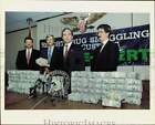 1989 Press Photo United States Customs with Seized Money at Houston Police Dept.