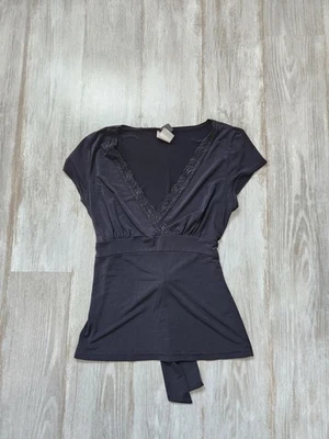 VTG Wrapper V Neck Tie Back Blouse Lace Detail Stretch Lightweight Y2K Sz M EUC - Image 1 of 4